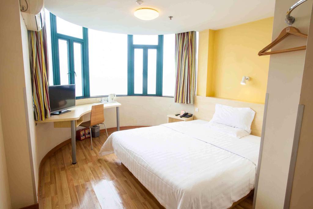 7Days Inn Foshan Qiandeng Lake Nangui Road Subway Station Zimmer foto